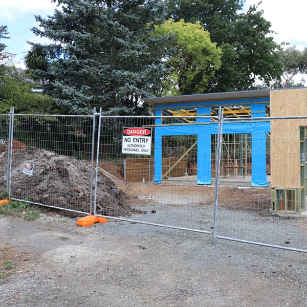 do you deliver and install temporary fencing and what's the price for these services in Redmond Washington